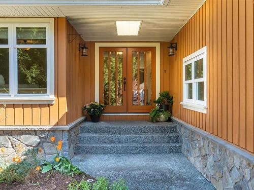 1573 Mayneview Terr, North Saanich, BC - Outdoor With Exterior