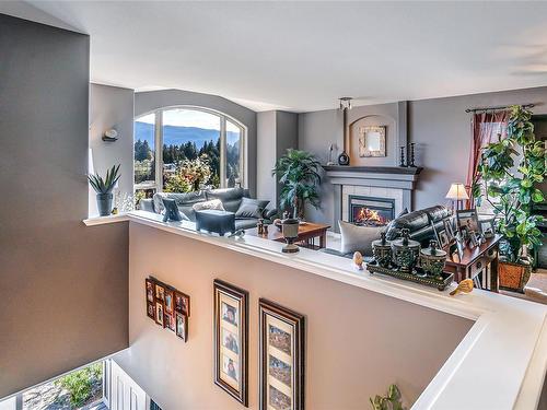 5372 Colbourne Dr, Nanaimo, BC - Indoor With Fireplace