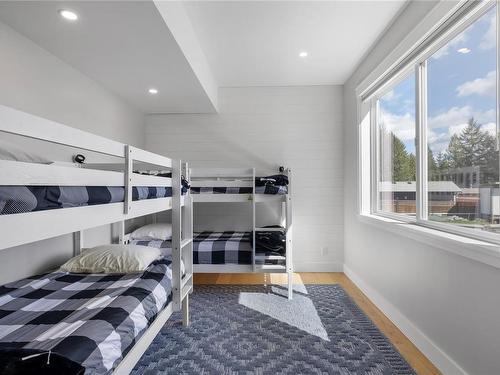 10412 Marina Vista Dr, Port Alberni, BC - Indoor Photo Showing Bedroom
