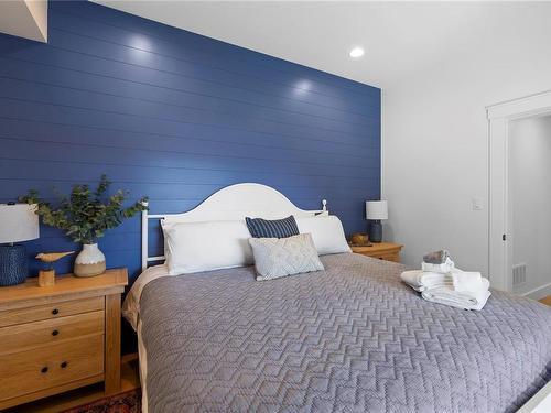 10412 Marina Vista Dr, Port Alberni, BC - Indoor Photo Showing Bedroom