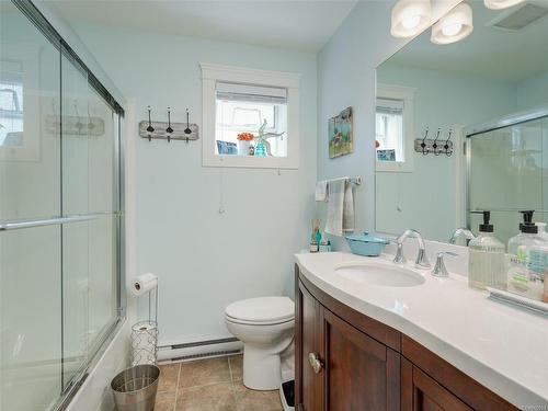 2719 Asquith St, Victoria, BC - Indoor Photo Showing Bathroom