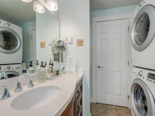 2719 Asquith St, Victoria, BC - Indoor Photo Showing Laundry Room