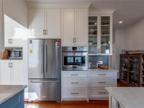 195 Sunny Lane, Oak Bay, BC - Indoor Photo Showing Kitchen