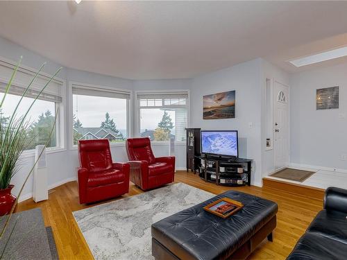 5267 Fillinger Cres, Nanaimo, BC - Indoor Photo Showing Living Room