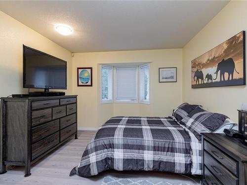 5267 Fillinger Cres, Nanaimo, BC - Indoor Photo Showing Bedroom