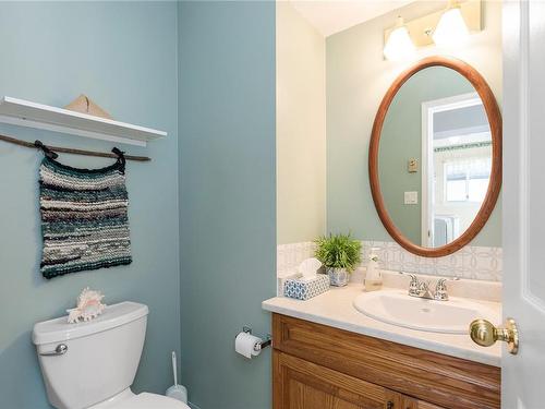 6158 Icarus Dr, Nanaimo, BC - Indoor Photo Showing Bathroom