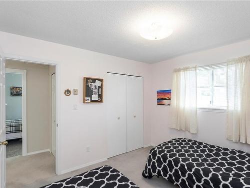6158 Icarus Dr, Nanaimo, BC - Indoor Photo Showing Bedroom