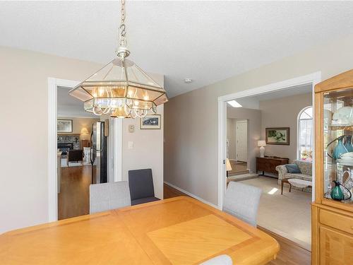 6158 Icarus Dr, Nanaimo, BC - Indoor Photo Showing Dining Room