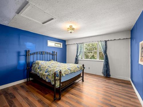 3889 Royston Rd, Royston, BC - Indoor Photo Showing Bedroom