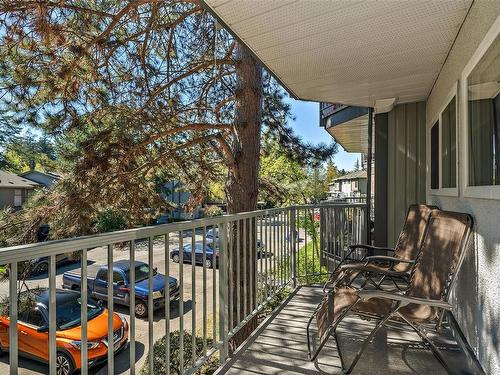 560 Carnation Pl, Saanich, BC - Outdoor With Exterior