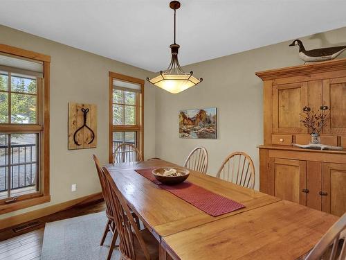 111 Mickelson Drive, Shuniah, ON - Indoor Photo Showing Dining Room