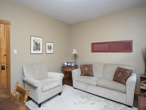111 Mickelson Drive, Shuniah, ON - Indoor Photo Showing Living Room