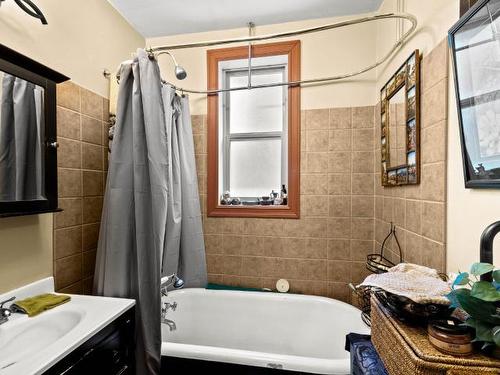 1875 Granite Ave, Merritt, BC - Indoor Photo Showing Bathroom