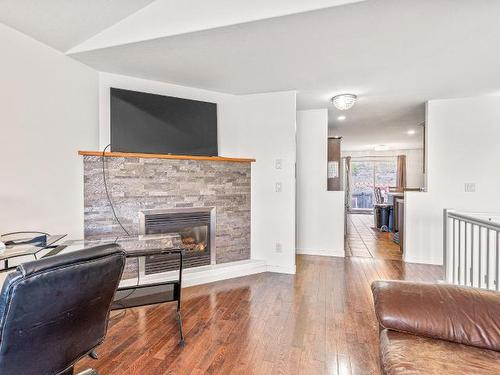 1410 Pacific Way, Kamloops, BC - Indoor Photo Showing Living Room With Fireplace