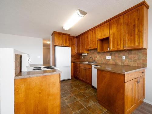 41-1775 Mckinley Crt, Kamloops, BC - Indoor Photo Showing Kitchen