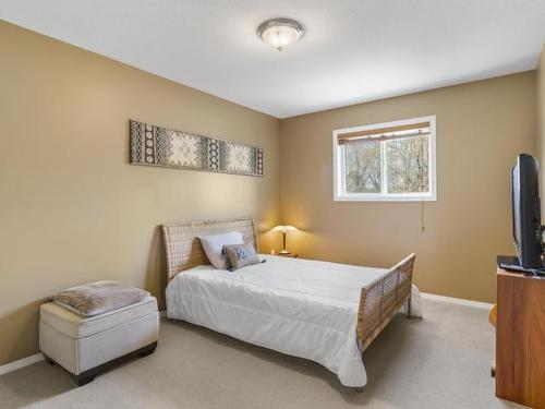 133 Fernie Place, Kamloops, BC - Indoor Photo Showing Bedroom
