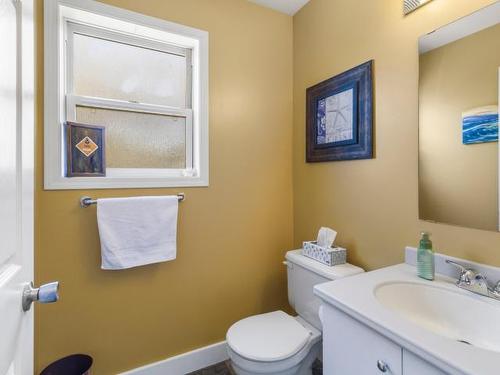 133 Fernie Place, Kamloops, BC - Indoor Photo Showing Bathroom