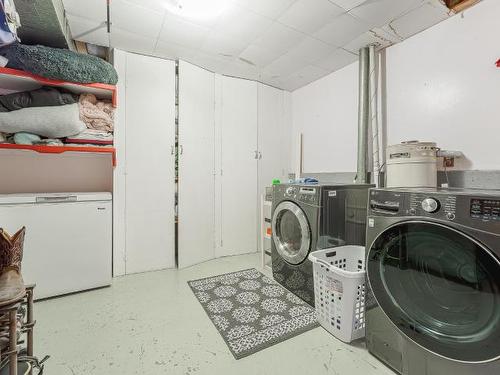1730 Menzies Street, Merritt, BC - Indoor Photo Showing Laundry Room