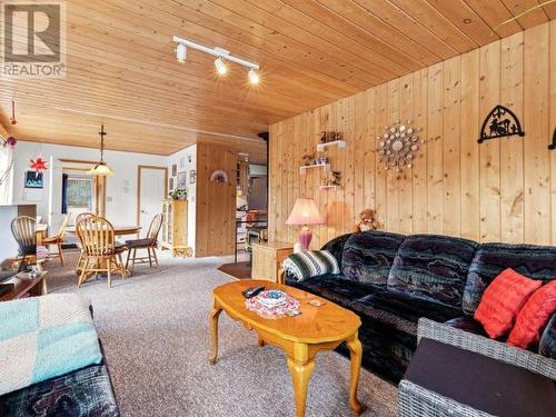 55 Judas Creek Drive, Whitehorse South, YT - Indoor Photo Showing Living Room