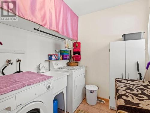 55 Judas Creek Drive, Whitehorse South, YT - Indoor Photo Showing Laundry Room