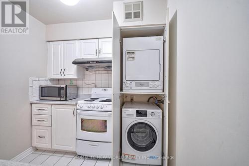 #1716 -1055 Bay St, Toronto, ON - Indoor Photo Showing Laundry Room