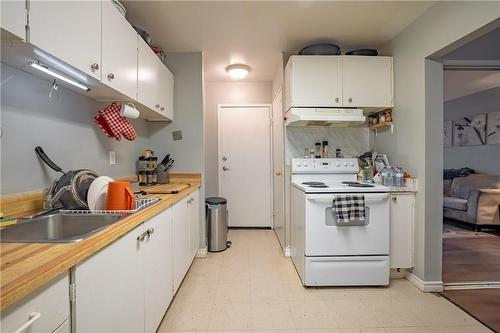 17 Old Pine Trail|Unit #162, St. Catharines, ON - Indoor Photo Showing Kitchen