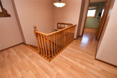 14 Ingrid Court, Hamilton, ON - Indoor Photo Showing Other Room