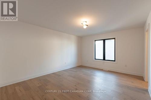 7230 Silver Creek Circle E, London, ON - Indoor Photo Showing Other Room