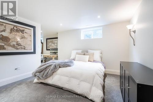 32 Appaloosa Tr, Hamilton, ON - Indoor Photo Showing Bedroom