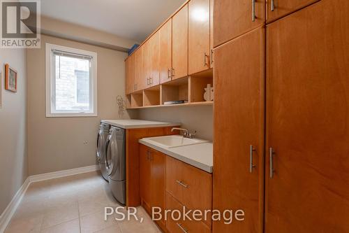 621 Pinery Tr, Waterloo, ON - Indoor Photo Showing Laundry Room