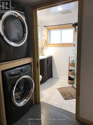 52 Wallbridge Cres, Belleville, ON - Indoor Photo Showing Laundry Room