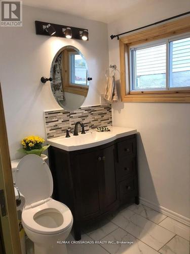 52 Wallbridge Cres, Belleville, ON - Indoor Photo Showing Bathroom