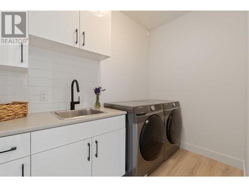 2827 Copper Ridge Drive, West Kelowna, BC - Indoor Photo Showing Laundry Room