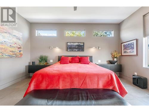 583 Pineview Road, Penticton, BC - Indoor Photo Showing Bedroom