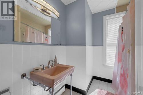 12-14 Brunswick Place, Saint John, NB - Indoor Photo Showing Bathroom