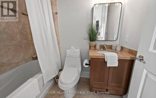 4 Calistoga Dr, Whitby, ON - Indoor Photo Showing Bathroom