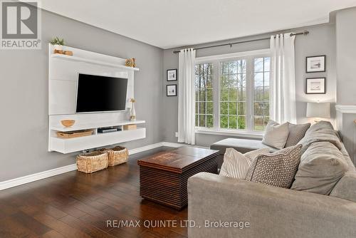 1032 A Crookston Rd, Centre Hastings, ON - Indoor Photo Showing Living Room
