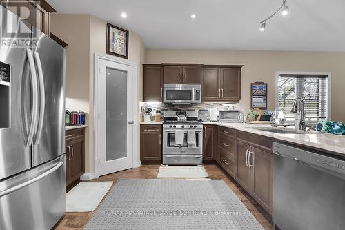 98 Kennedy Avenue, Middlesex Centre, ON - Indoor Photo Showing Kitchen With Upgraded Kitchen