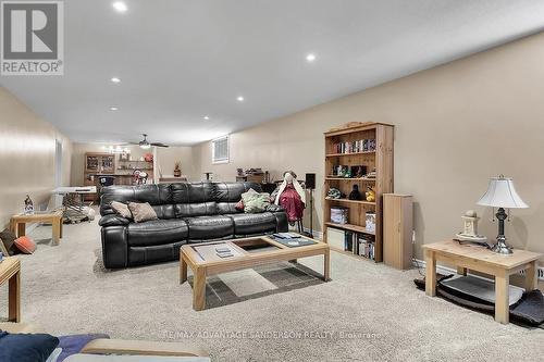 98 Kennedy Avenue, Middlesex Centre, ON - Indoor Photo Showing Living Room