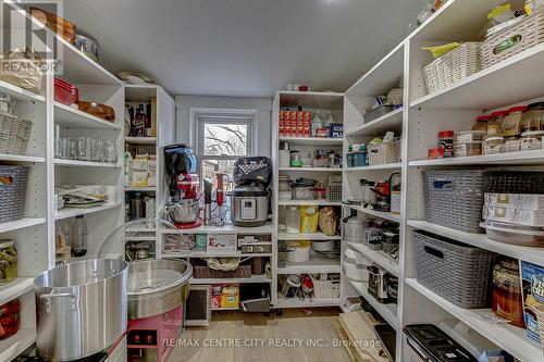 71 Wilson Avenue, St. Thomas, ON - Indoor With Storage