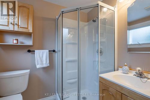 1 Mcgill Place, London, ON - Indoor Photo Showing Bathroom
