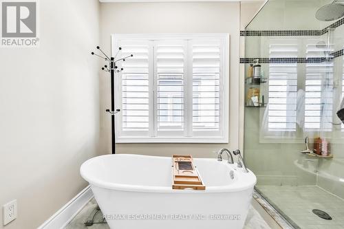 345.5 Highland Rd, Hamilton, ON - Indoor Photo Showing Bathroom