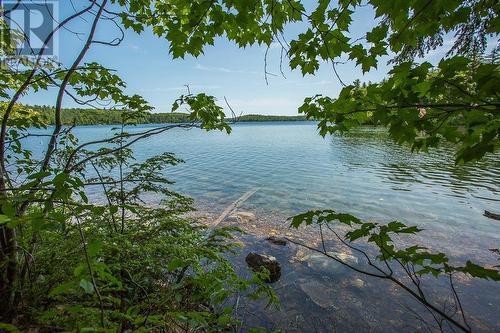 372 Blueberry Point Rd|Macdonald, Meredith, Aberdeen Additional Township, Echo Bay, ON 