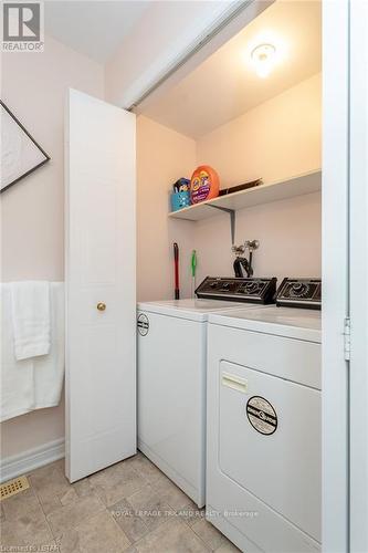 10 - 10 Rossmore Court, London, ON - Indoor Photo Showing Laundry Room