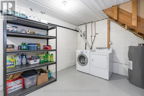 949 Raymond Rd, Muskoka Lakes, ON - Indoor Photo Showing Laundry Room