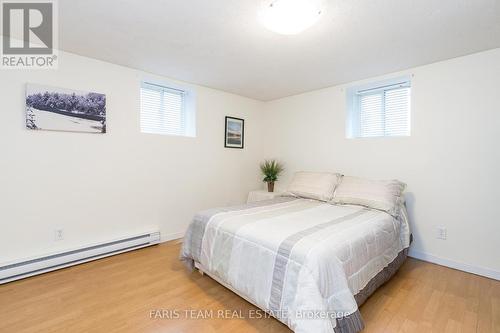 949 Raymond Rd, Muskoka Lakes, ON - Indoor Photo Showing Bedroom