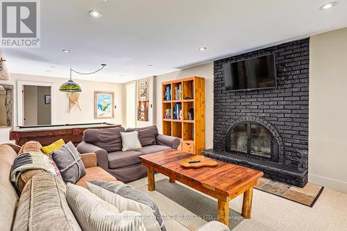 112 Drakes Path, Blue Mountains (Blue Mountain Resort Area), ON - Indoor Photo Showing Living Room With Fireplace