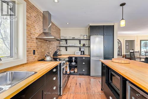 112 Drakes Path, Blue Mountains (Blue Mountain Resort Area), ON - Indoor Photo Showing Kitchen