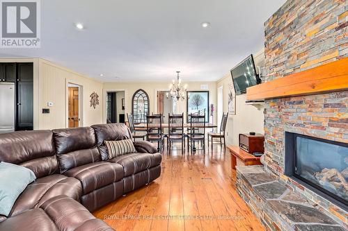 112 Drakes Path, Blue Mountains (Blue Mountain Resort Area), ON - Indoor Photo Showing Living Room With Fireplace