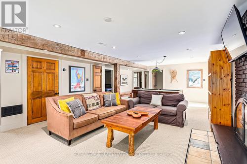 112 Drakes Path, Blue Mountains (Blue Mountain Resort Area), ON - Indoor Photo Showing Living Room